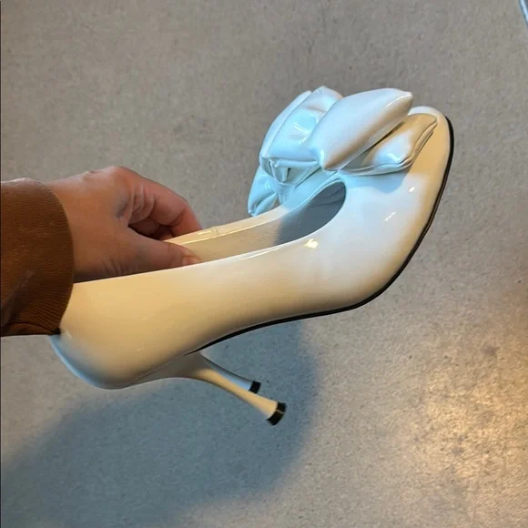 Jeffrey Campbell BIG White Bow Shoes - Picture 12 of 13